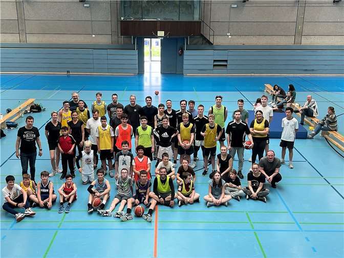 Die gemeldeten Mannschaften traten bunt gemischt auf. Quellen: DJK Bendorf