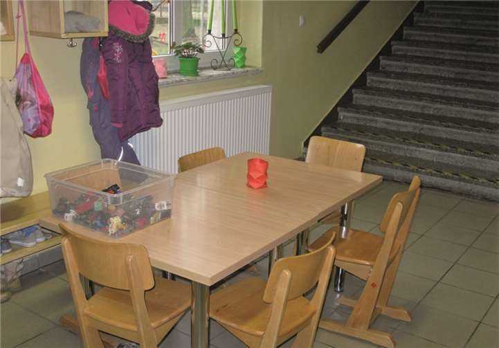 Die gesammelten Schulmöbel aus Koblenz fanden in der Oppelner Schule umgehend Benutzer.