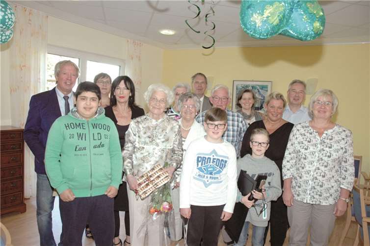 Die gesamte Einrichtung gratulierte der Jubilarin Else Sarter. UM