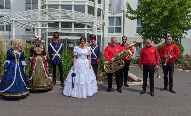 Die gesamte Gruppe kurz vor ihrem ersten Besuch.Fotos: privat