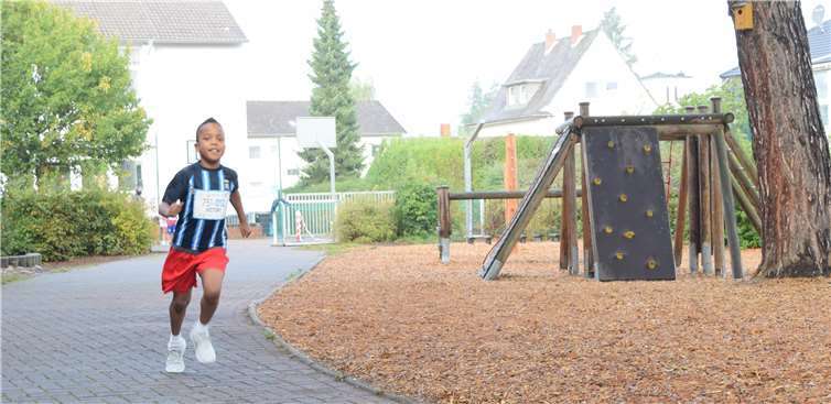 Die gesamte Schülerschaft nahm am Sporttag teil – mit gebotenem Abstand zueinander. Foto: privat