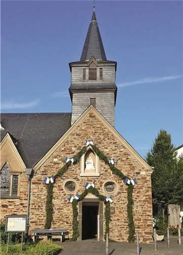 Die geschmückte Annakapelle. JGV Bachem