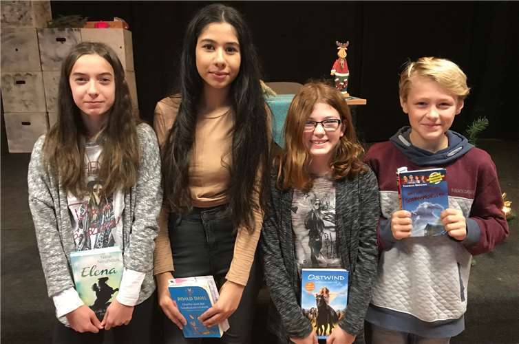 Die glückliche Siegerin Florentina Veselaj (2.v.li.) und ihre Mitstreiter Alexa Juhasz, Lea Sophie Millar und Julien Müller (v.li.).Privat