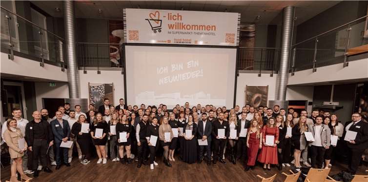 Die glücklichen Absolventen  Foto: Martin Christ