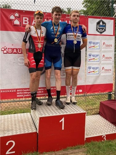 Die glücklichen Gewinner: Lasse Westphal (Platz 1), Jan Meyer (Platz 2), Noah Schmaus (Platz 3). Foto: Thomas Westphal