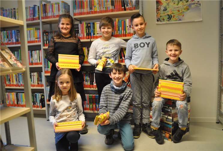 Die glücklichen Gewinner: Sozan Hamsoro, Tomislav Cerovecki, Dion Ademaj, Ben Rückels (stehend, von links) sowie Celina Schröder und Paul May (kniend).  privat