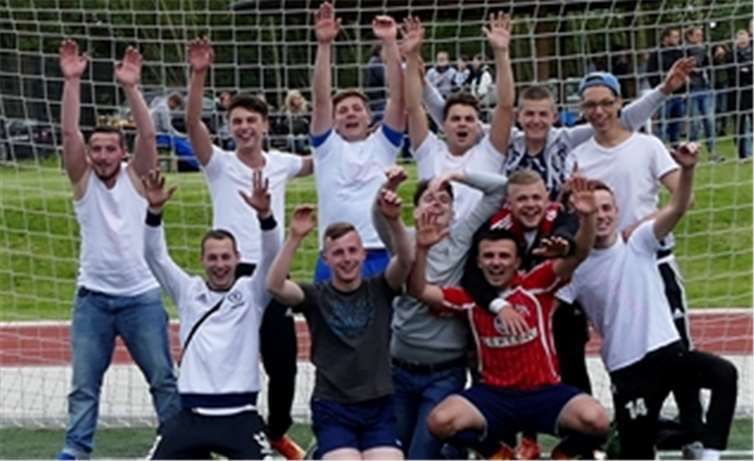 Die glücklichen Gewinner hatten allen Grund zum Jubeln. CEW