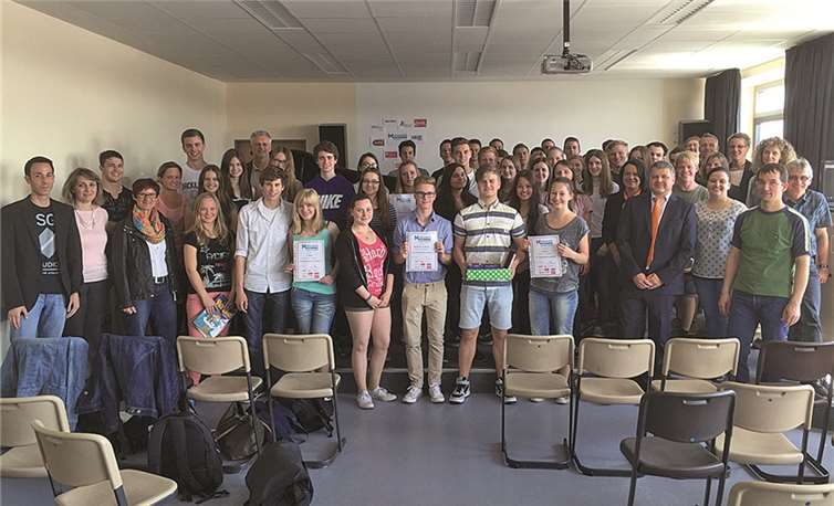 Die glücklichen Sieger standen bei der Feierstunde in Bendorf im Mittelpunkt. privat