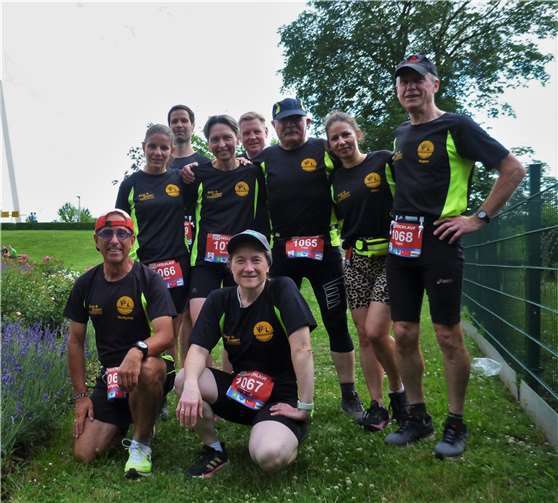 Die glücklichen Teilnehmerinnen und Teilnehmer des Deichlaufs.  Foto: VfL Waldbreitbach