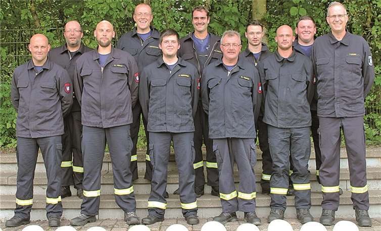 Die glücklichen Träger des Bundesleistungsabzeichens des deutschen Feuerwehrverbandes (Bronze) und der Feuerwehrleistungsspange Rheinland-Pfalz (Bronze). FFW