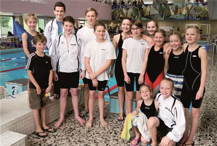 Die glückstrahlende Mannschaft. privat