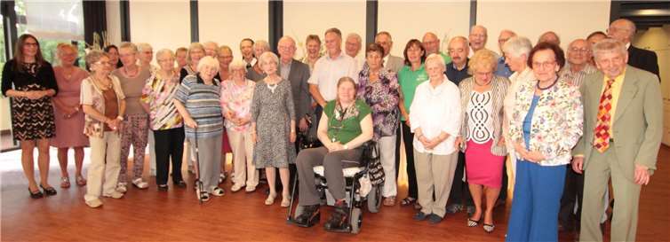 Die große Gruppe der ehrenamtlichen Mitarbeiter/innen.Andreas Wiegand