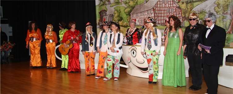 Die große Möhnensitzung im Forum Am Blauen See war ein voller Erfolg.privat