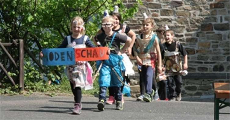 Die große „Müll-Modenschau“.Privat