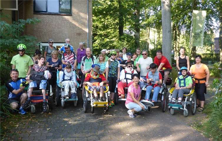 Die große Teilnehmerschar verlebte eine gelungene Rollfietstour 2016. privat