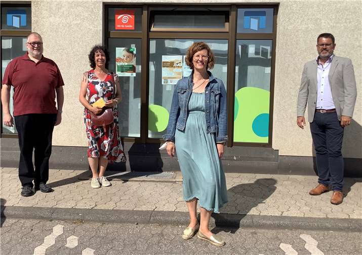 Denen helfen, die sich nicht immer selbst helfen können Die großzügige Spende wurde vom amtierenden Präsidenten Andreas Neef an den Vorstand der FBS und die geschäftsführende Leitung Iris Emmerich im Haus der Familie in Mendig übergeben. Foto: privat