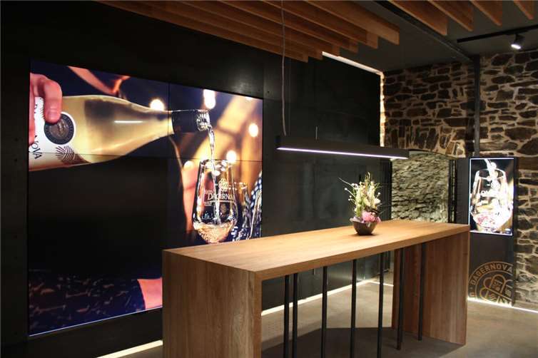 Die großzügigen, stimmungsvollen Räumlichkeiten laden zum entdecken und genießen ein.