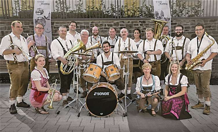 Die hauseigene Combo„Alpensound 2.0“ wird auf dem Oktoberfest in Kettig zünftig aufspielen.privat