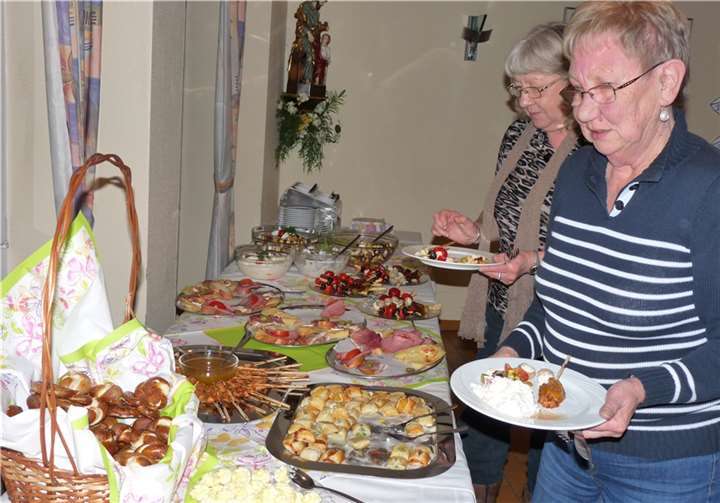 Die hauseigene Küche zauberte ein leckeres Buffet.