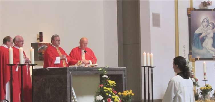 Die heilige Messe in der Pilgerkirche mit Bischof Bode war in diesem Jahr besonders musikalisch gestaltet von einer Familiengruppe der Diözese Osnabrück.
