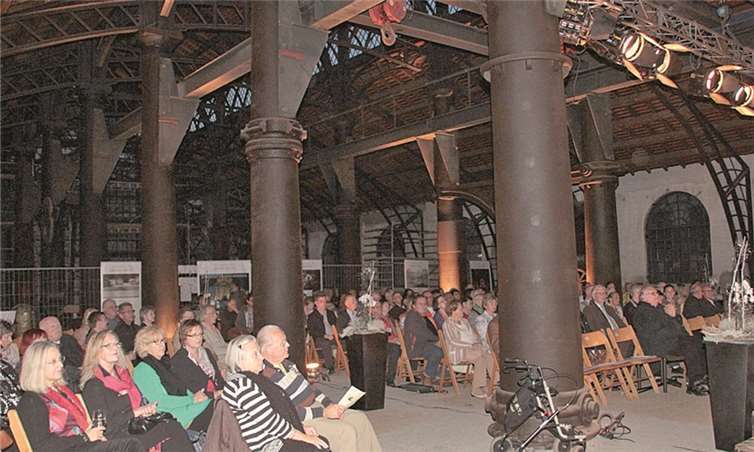 Die historische Gußhalle – Klassik trifft auf altes Eisen.