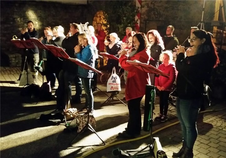 Die im Schnitt 25 Musiker des Spielmannszuges Dausenau hinterlassen bei ihren Auftritten jedes Mal einen bleibenden Eindruck. Foto: Spielmannzug Dausenau