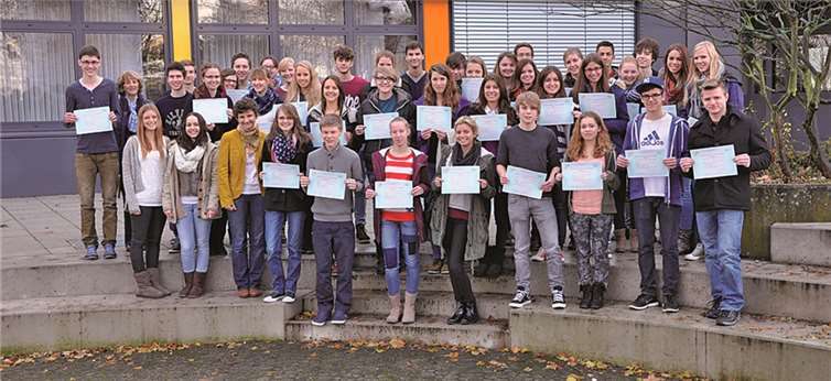 Die in Paris ausgestellten Diplome konnten persönlich an die Teilnehmer überreicht werden.Privat