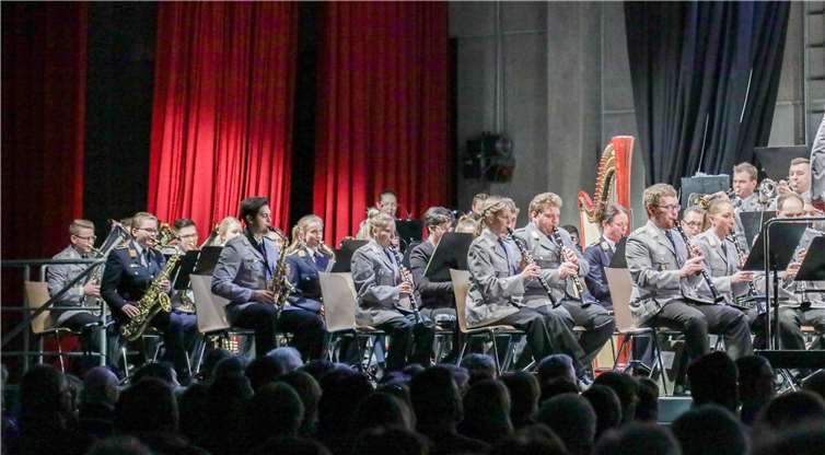 Die in der Ausbildung befindlichen Berufsmusiker hatten von Klassik bis zurModerne und bekannter Filmmusik auf den Punkt perfekt gespielte Musik im Gepäck.