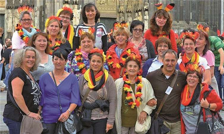 Die jeckischen Möhnen Schalkenbach-Vinxt bei der Brauhaustour.privat