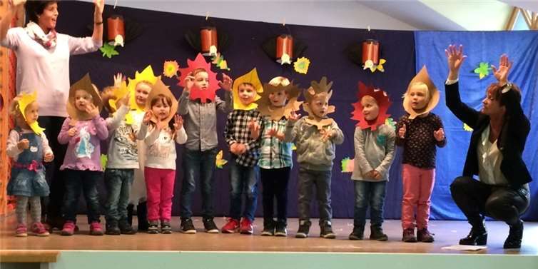 Die jüngsten Teilnehmer vom Kindergarten „Zwergenhaus“ eröffneten das Programm.privat