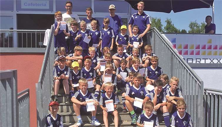 Die jugendlichen Fußballer des 1. FC Rheinbach nutzten die Chance, das Sportabzeichen zu erwerben.privat