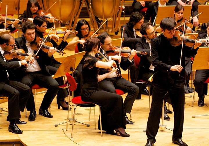 Die junge Philharmonie Köln lädt ein zum Neujahrskonzert in die Stadthalle Linz. privat