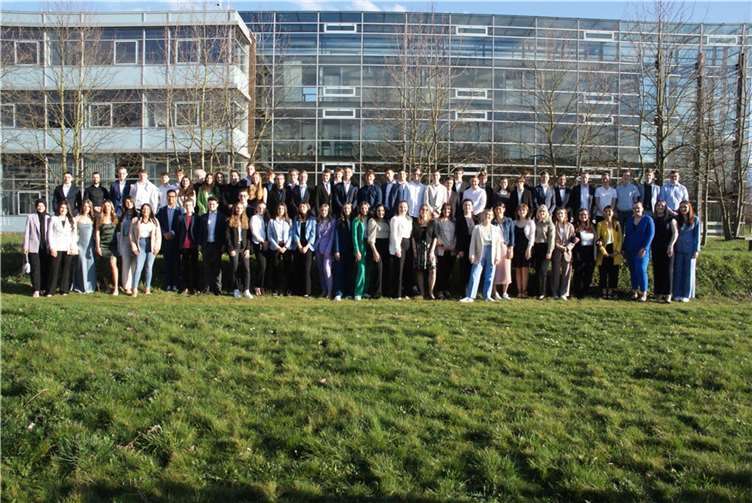 Die jungen Erwachsenen freuen sich auf ihre Zukunft.  Foto: Marc Steuer