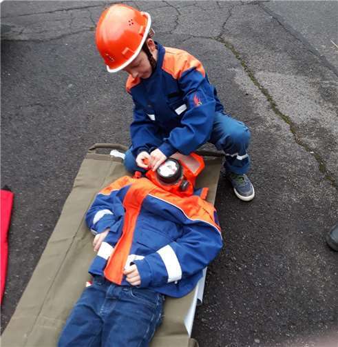 Die jungen Floriansjünger stellten bei der Verletztenversorgung ihr Können unter Beweis.