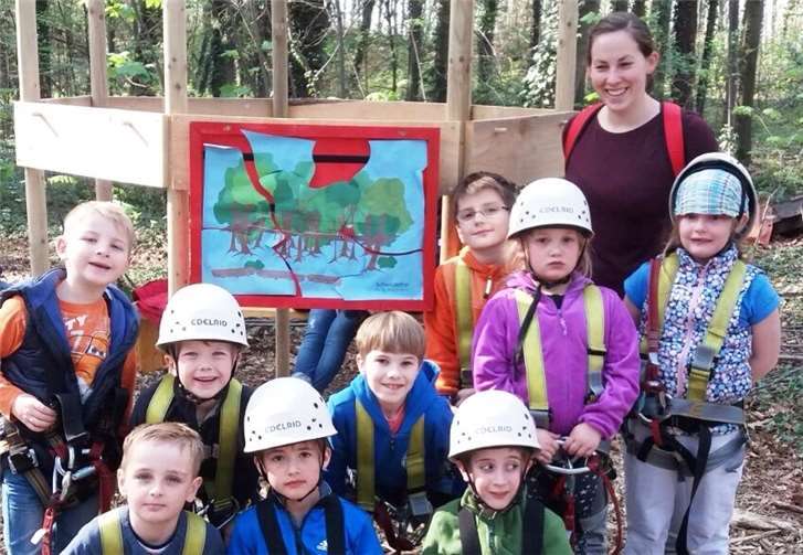 Die jungen Handballer verbrachten einen tollen Tag im Kletterwald.privat