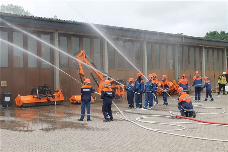 Die jungen Leute konnten zeigen, was sie gelernt hat.  Fotos: Feuerwehr VG Maifeld Jugendfeuerwehr Polch