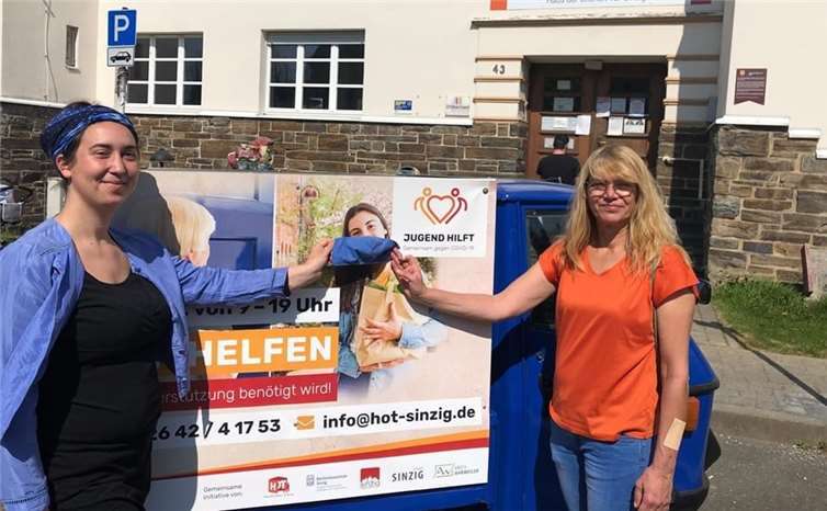 Die jungen Leute organisierten einen Einkaufsservice für die älteren Menschen.