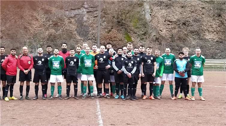 Die jungen Männer hatten viel Spaß an dem gemeinsamen Spiel und sind stolz auf das Erreichte.  Foto: privat