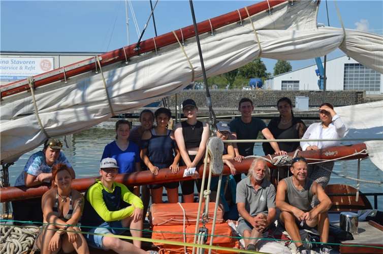 Die jungen Menschen im Alter von 16 bis 26 Jahren erlernten dort grundlegende Segelkenntnisse, wie das Segelsetzen oder das Machen wichtiger Knoten. Fotos: privat