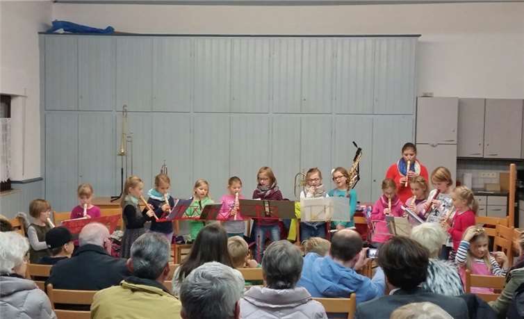 Die jungen Musiker und Musikerinnen spielten fast eine Stunde lang.privat