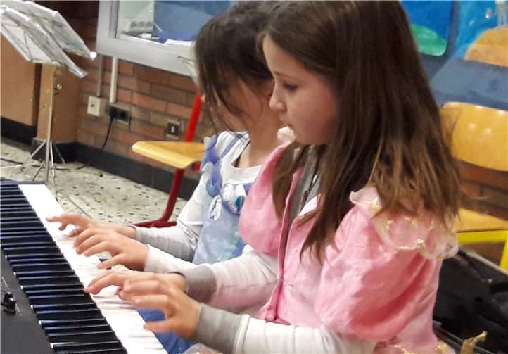 Die jungen Musiker zeigten liebevoll ihr Können an den Instrumenten. Musikschule Voreifel