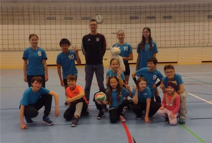Die jungen Spieler und Spielerinnen der Volleyballabteilung des TV Remagen starteten in das Turnierjahr 2023.  Foto: privat