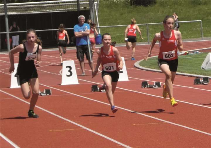 Die jungen Sprinterinnen des TSV Moselfeuer machten den Sieg in Selters unter sich aus.privat