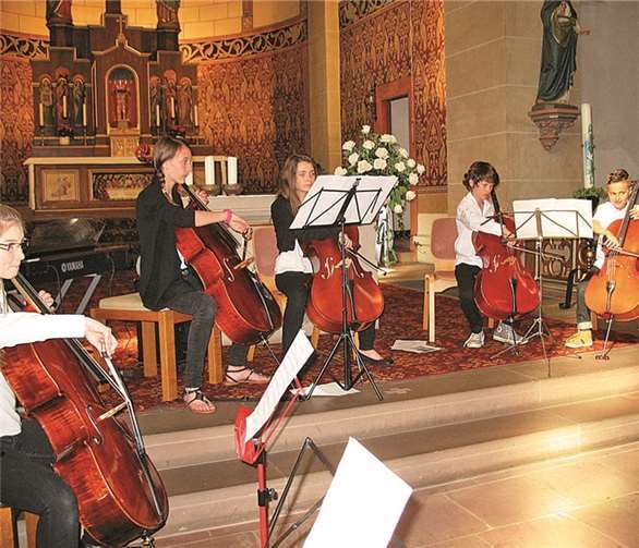 Die jungen Streicher der Kreismusikschule begeisterten wieder einmal ihr Publikum.privat