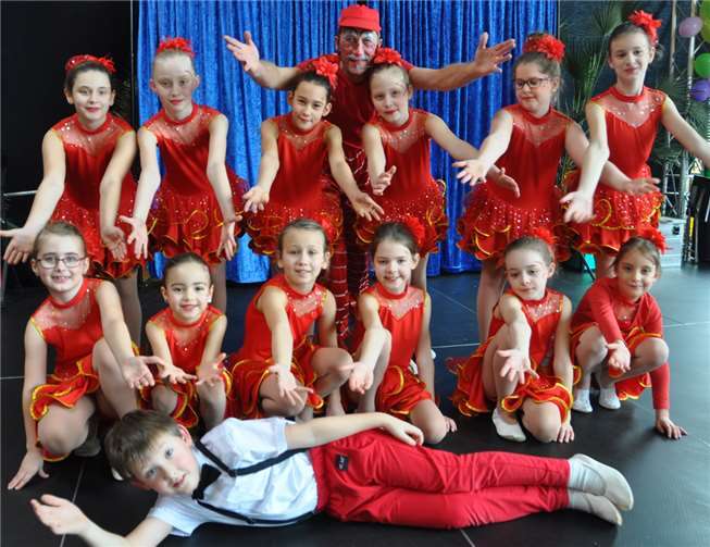 Die jungen Tänzer verstanden es, die Zuschauer restlos zu begeistern. Fotos: BS