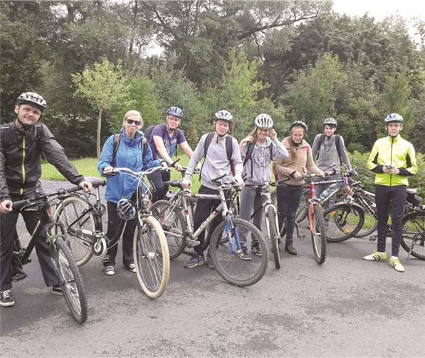 Die jungen Teilnehmer radelten zwei Tage lang knapp 60 Kilometer durch das malerische Wiedtal. Privat