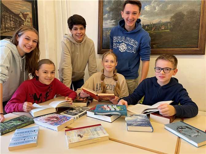 Die jungen Vorlesetalente aus den 6. Schuljahren profitieren im „Team Rheinbach“ von der Erfahrung ehemaliger Vorlesesieger. Foto: privat