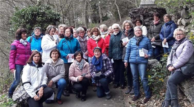 Die kdf Frauen gingen den Kreuzweg am Kirchberg. Foto: privat