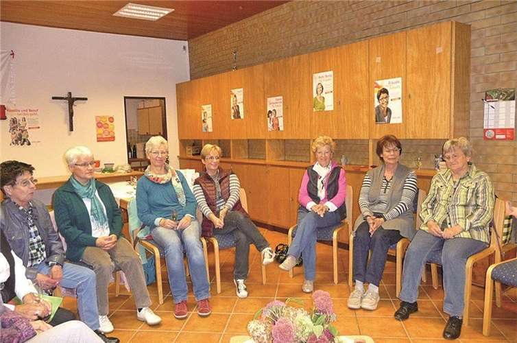 Die kfd-Frauen Löf bei der vorbereitenden Besprechung zur bundesweiten Aktion. privat