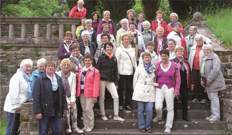 Die kfd-Frauen bestaunten bei ihrem Besuch auch die Gartenanlage.privat
